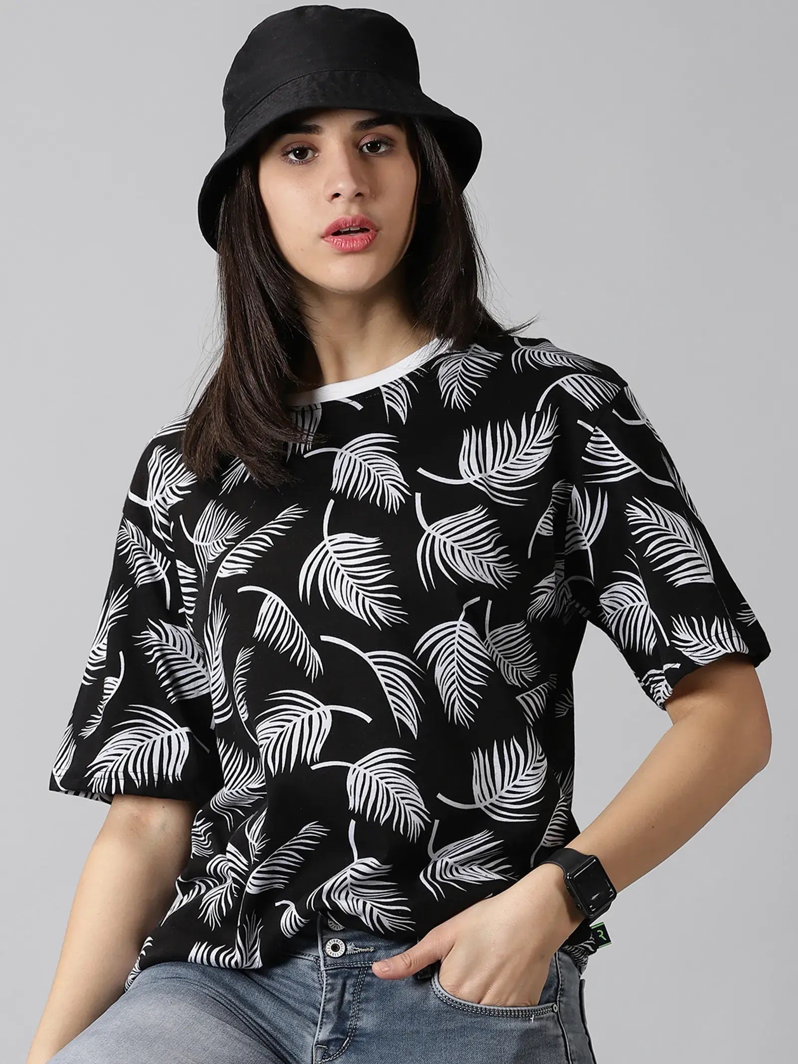 Leaf Printeded Black  Women Oversized T-Shirt - Rodzen