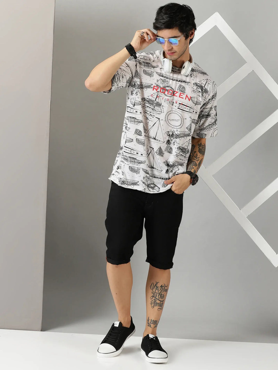 White Boat Print Men Oversized T-shirt